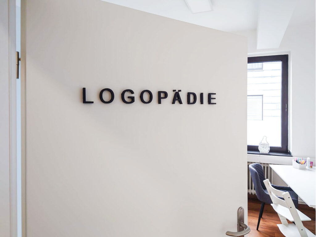 Blick in das Logopädie-Behandlungszimmer